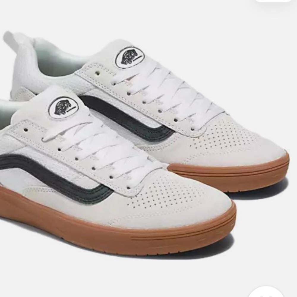 Vans Zahba White and Black Sneakers with Gum Sole. NWT! Men’s 13.